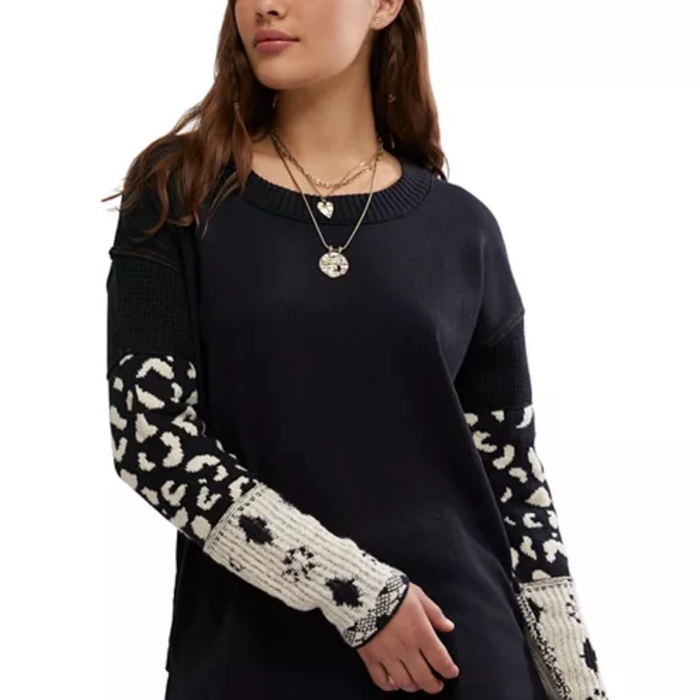 NWT FREE PEOPLE STYLE STUFF TEE BLACK & WHITE SIZE XS